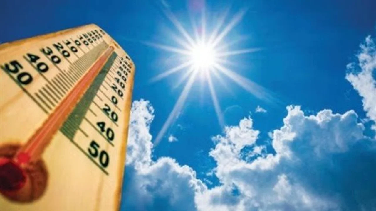 حالة الطقس اليوم: شبورة ونشاط رياح يؤثران على الأجواء